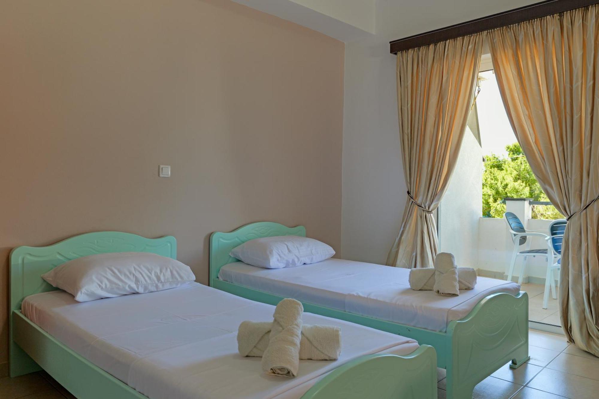 Livia'S Guesthouse Ksamil Exterior foto
